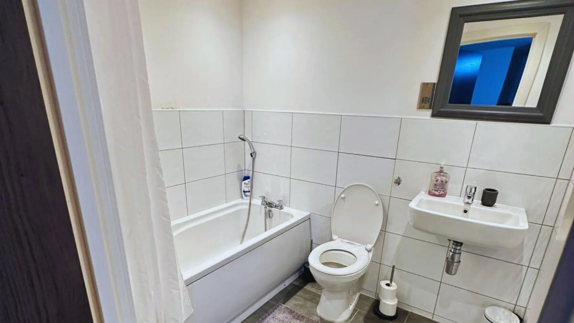 Stunning 2 Bed In City Centre With Free Parking - Sleeps 7 Bradford Apartman